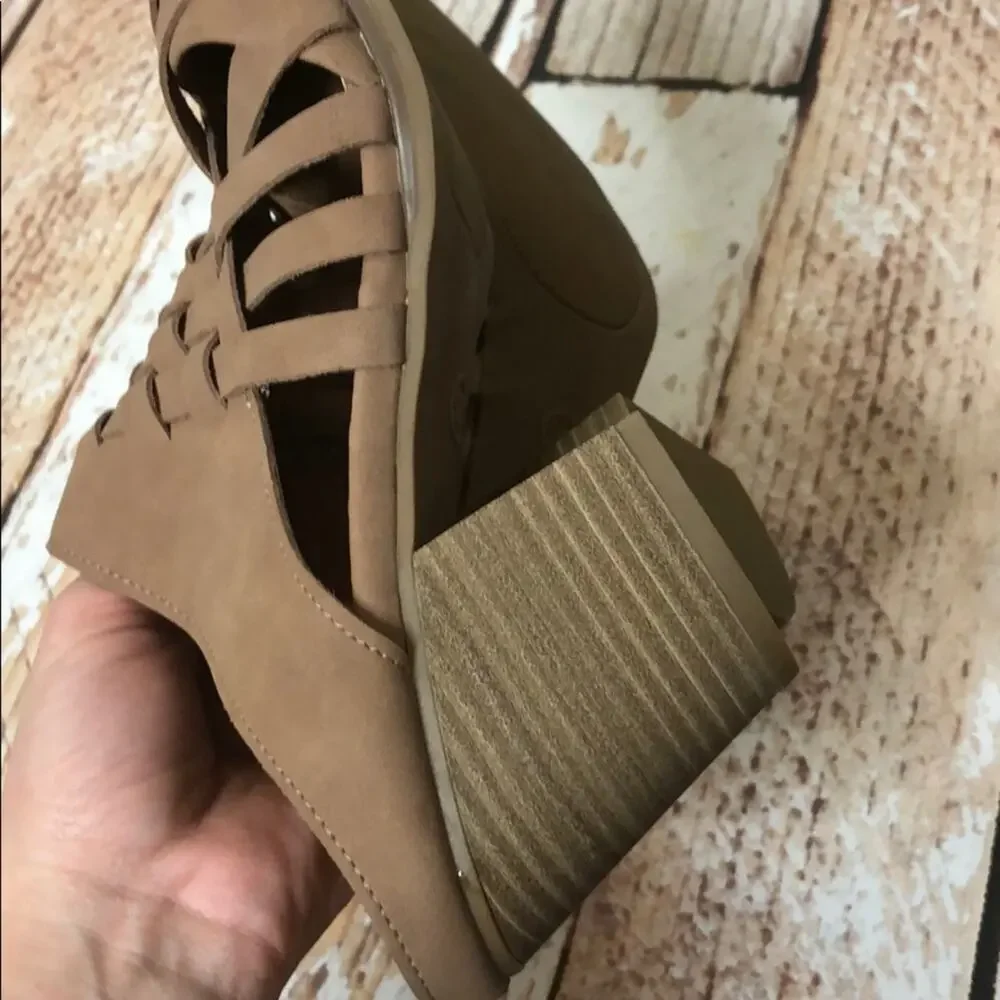 NEW Universal Thread heeled mules - Picture 2 of 6